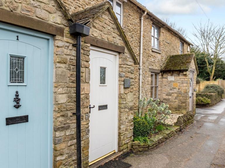 Crumble Cottage sandstone cottage dog friendly cotswolds 